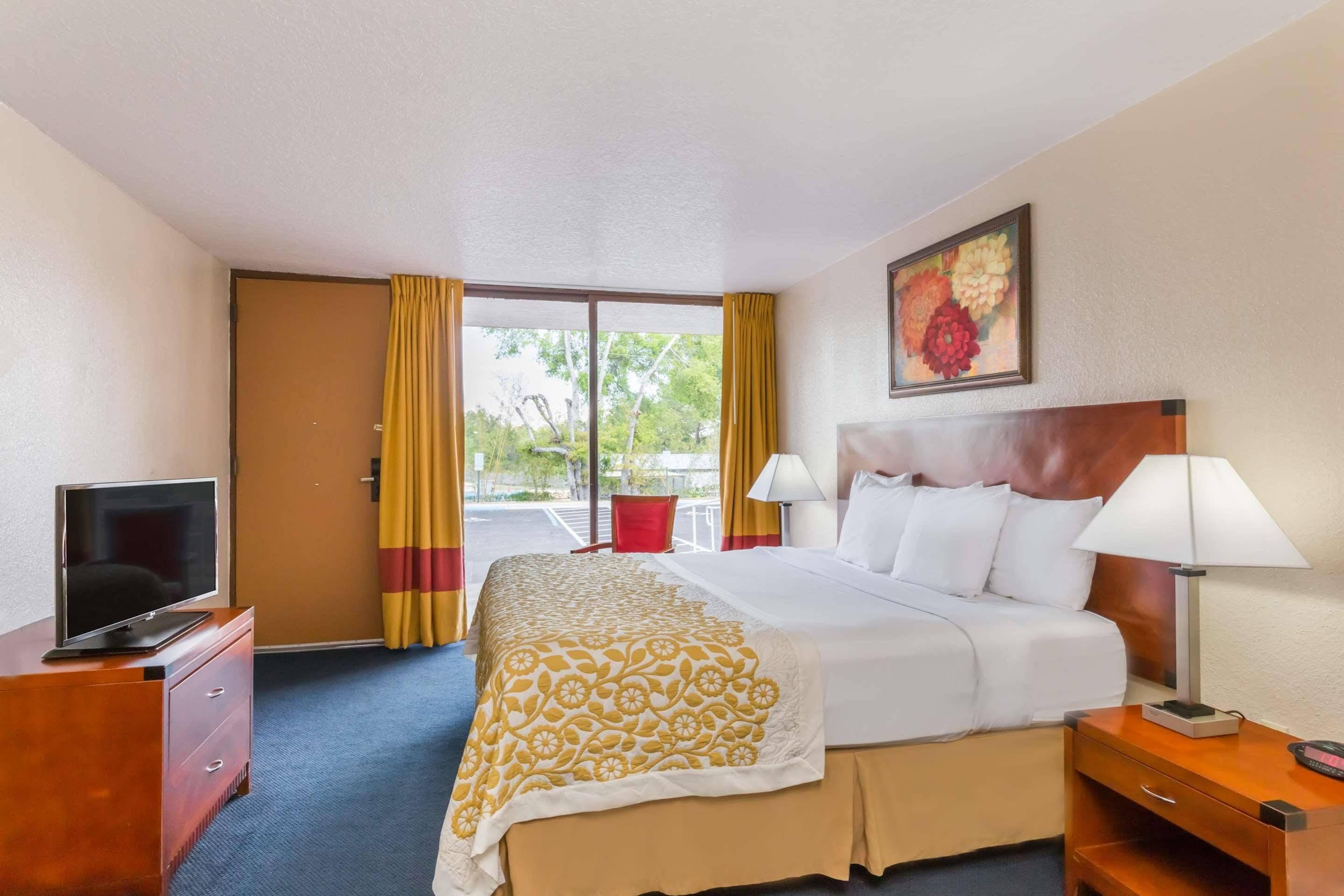 Days Inn & Suites By Wyndham Clermont Ngoại thất bức ảnh