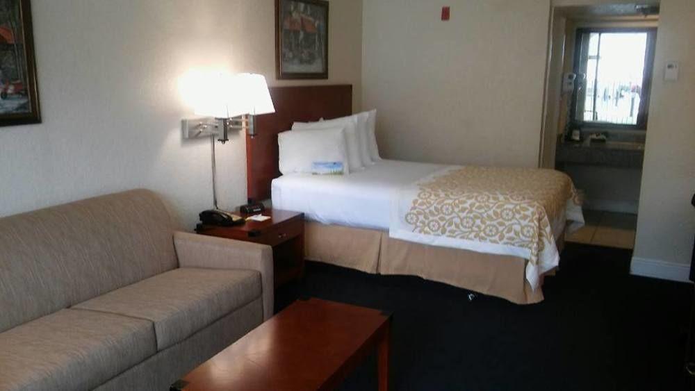 Days Inn & Suites By Wyndham Clermont Ngoại thất bức ảnh