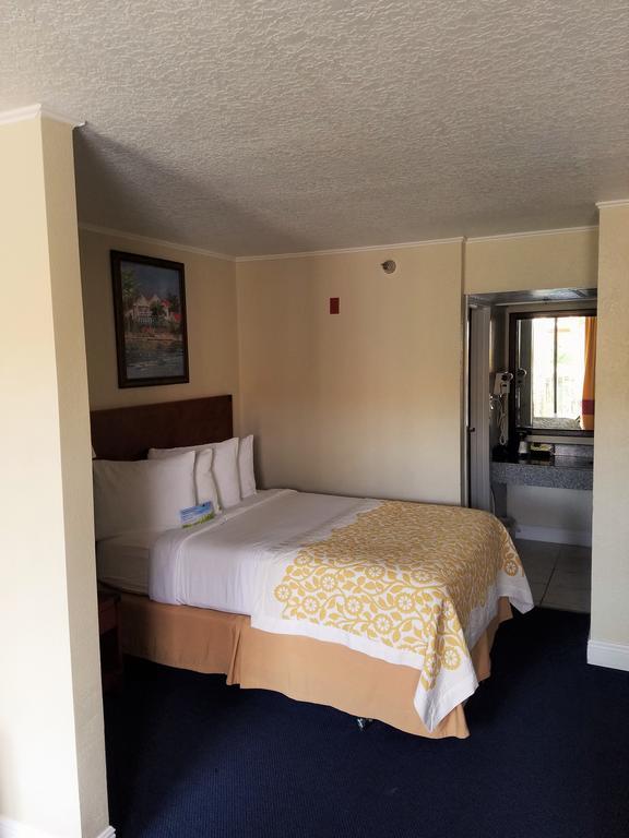 Days Inn & Suites By Wyndham Clermont Ngoại thất bức ảnh