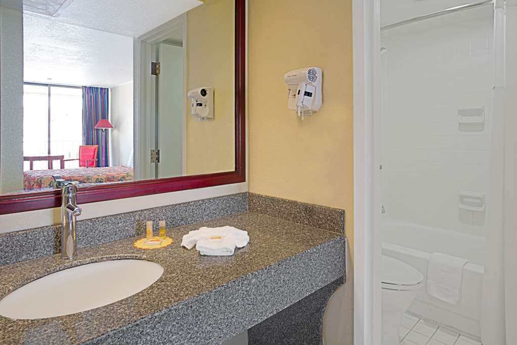 Days Inn & Suites By Wyndham Clermont Phòng bức ảnh