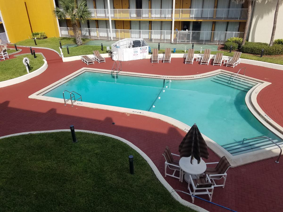 Days Inn & Suites By Wyndham Clermont Ngoại thất bức ảnh