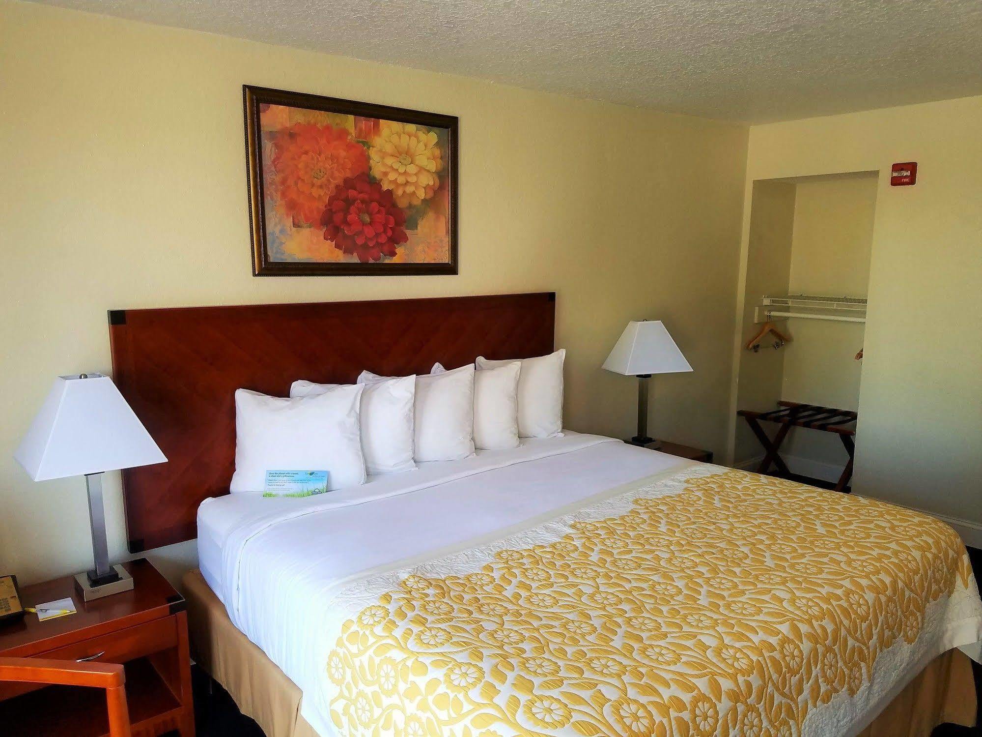Days Inn & Suites By Wyndham Clermont Ngoại thất bức ảnh