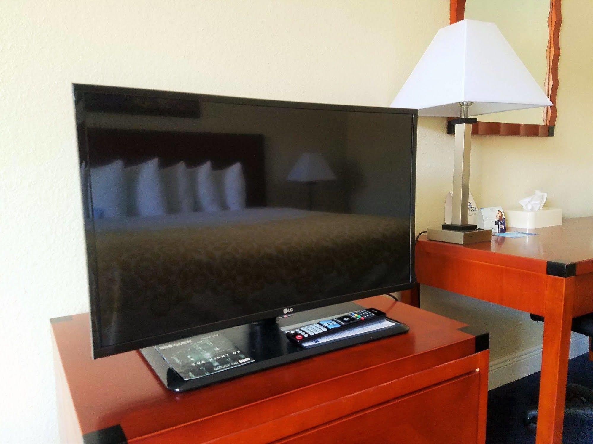 Days Inn & Suites By Wyndham Clermont Ngoại thất bức ảnh