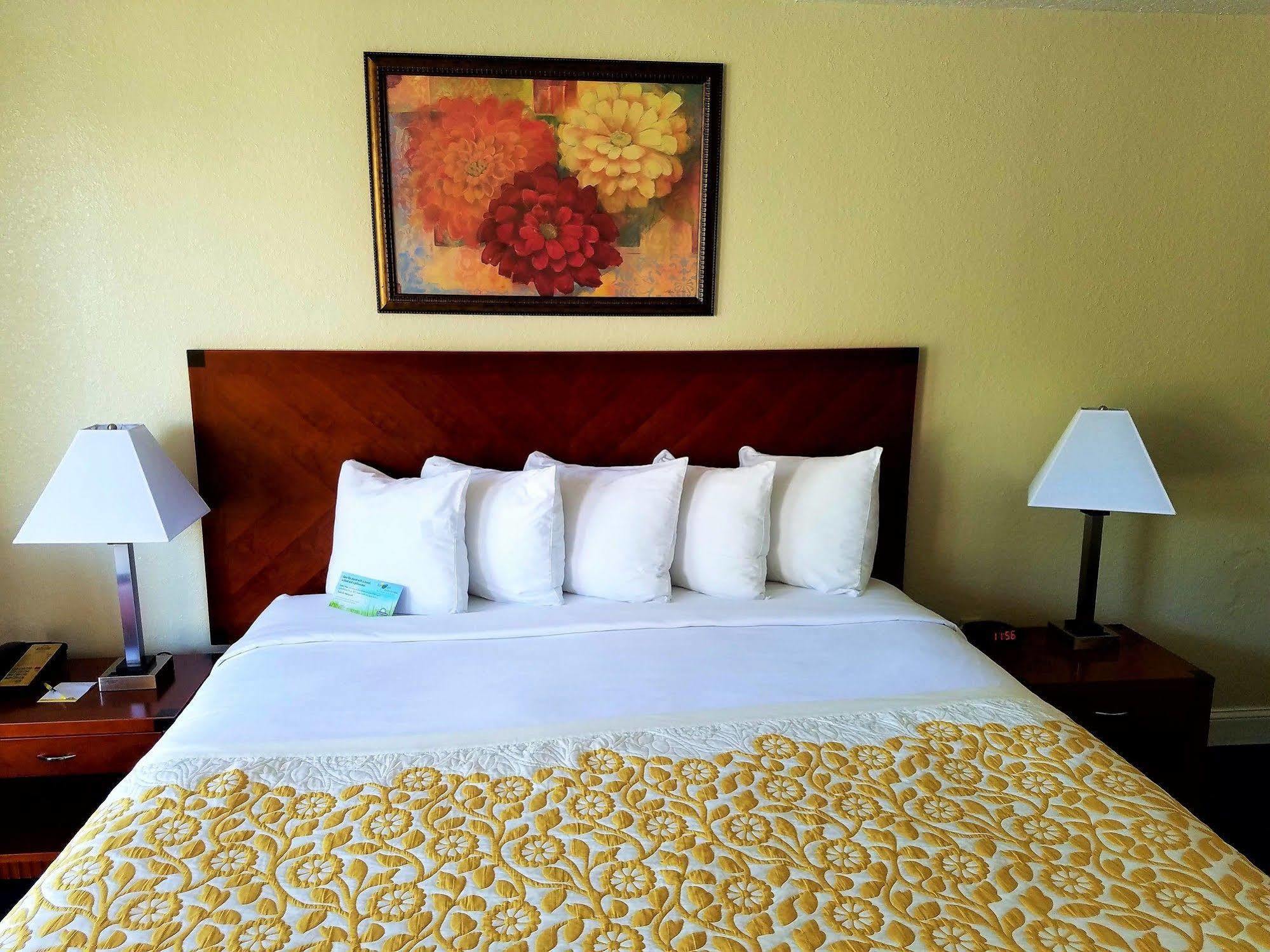 Days Inn & Suites By Wyndham Clermont Ngoại thất bức ảnh