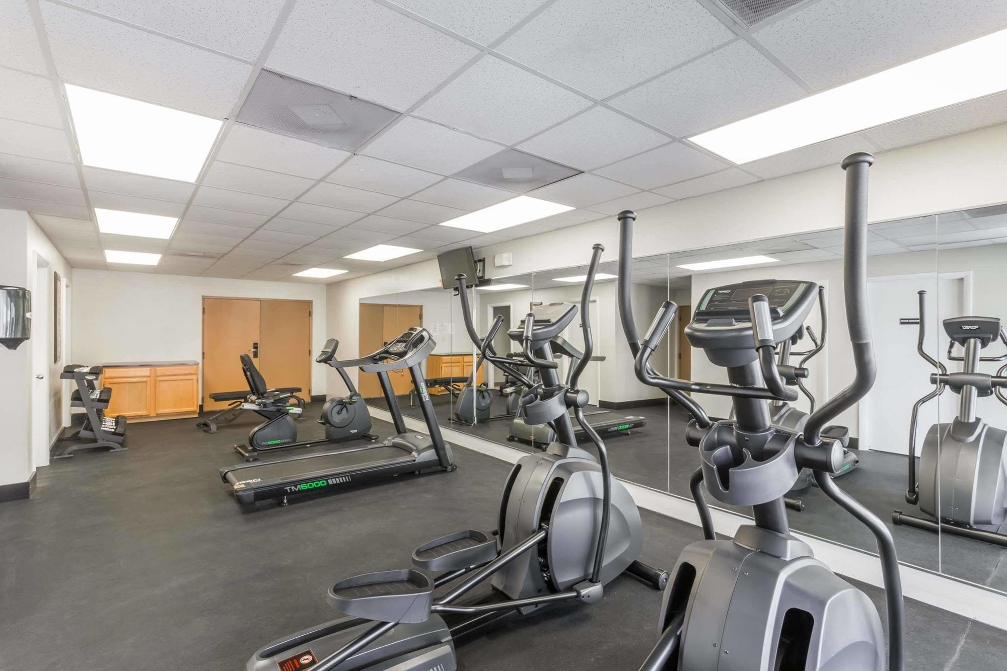 Days Inn & Suites By Wyndham Clermont Ngoại thất bức ảnh