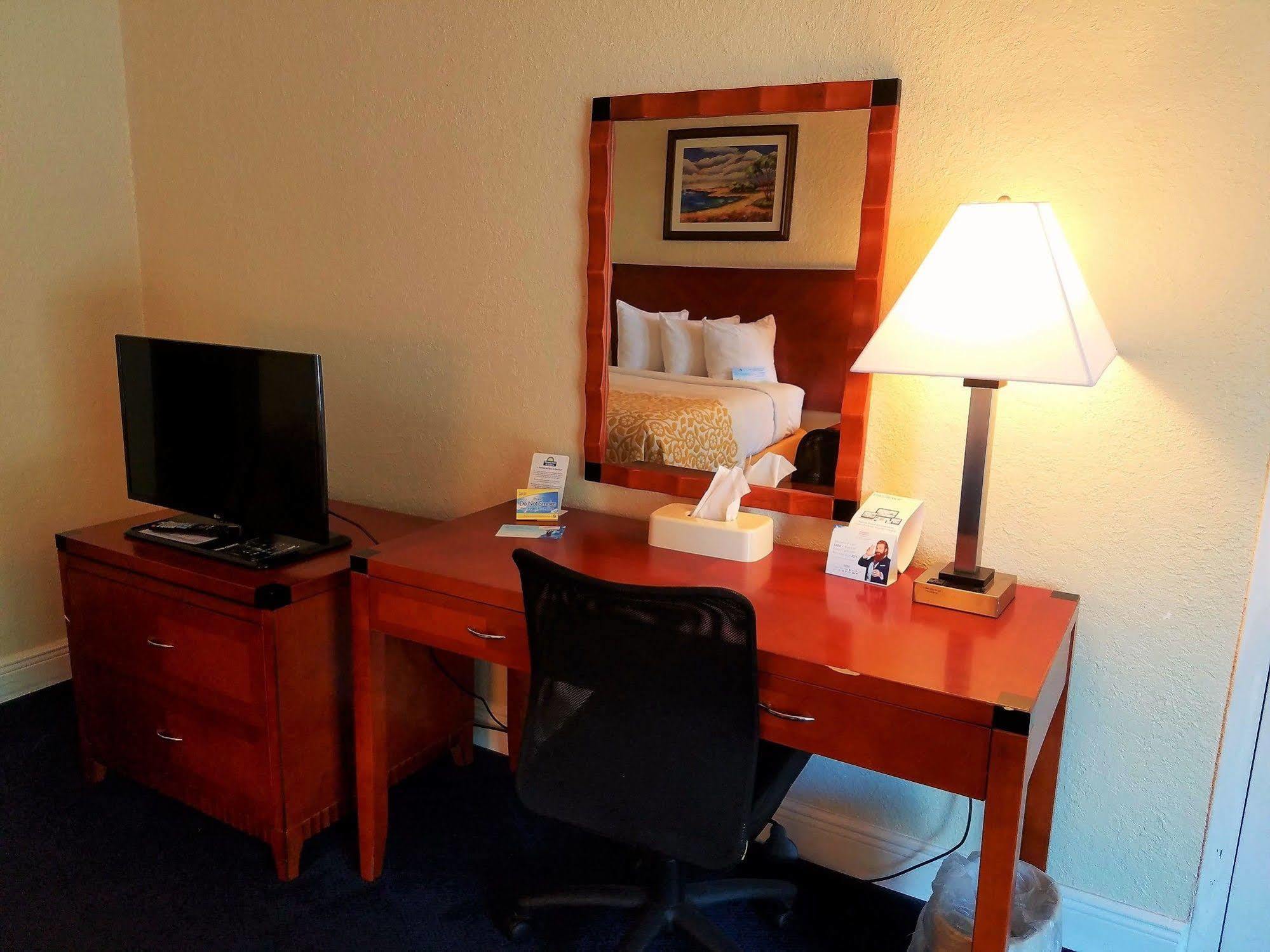 Days Inn & Suites By Wyndham Clermont Ngoại thất bức ảnh